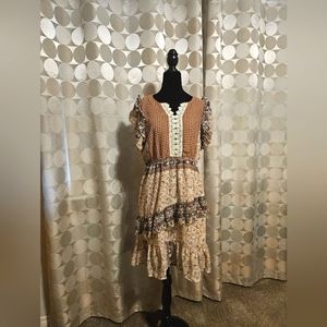 Lovely multi patterned dress 👗